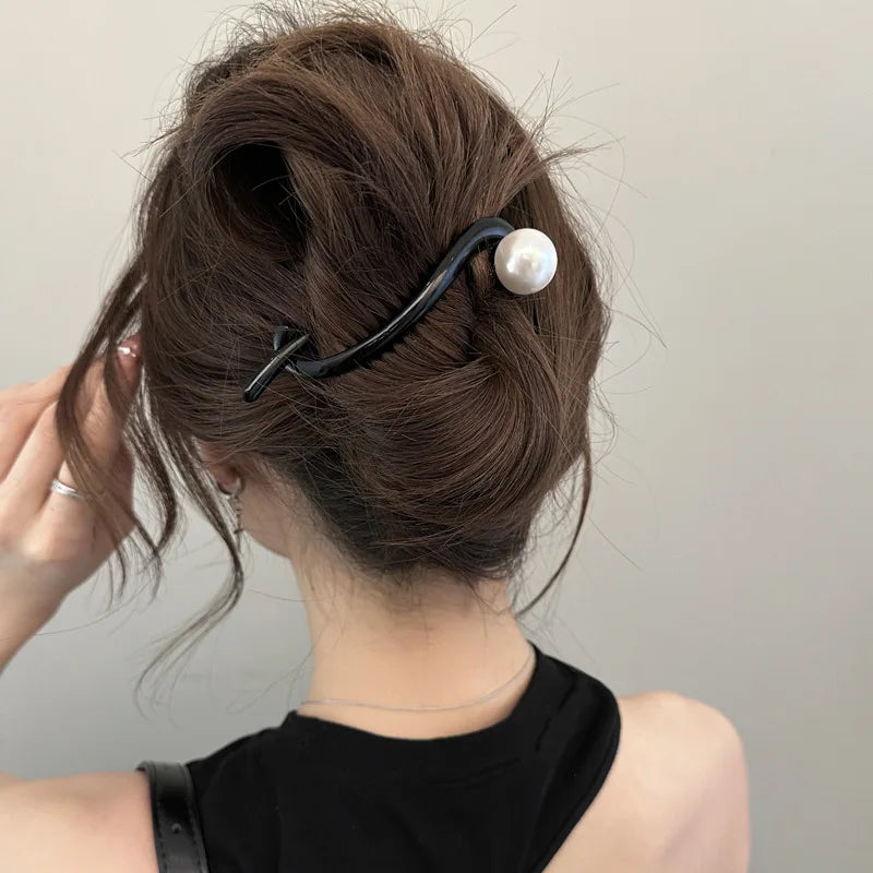 Pearl Twist Hair Clip