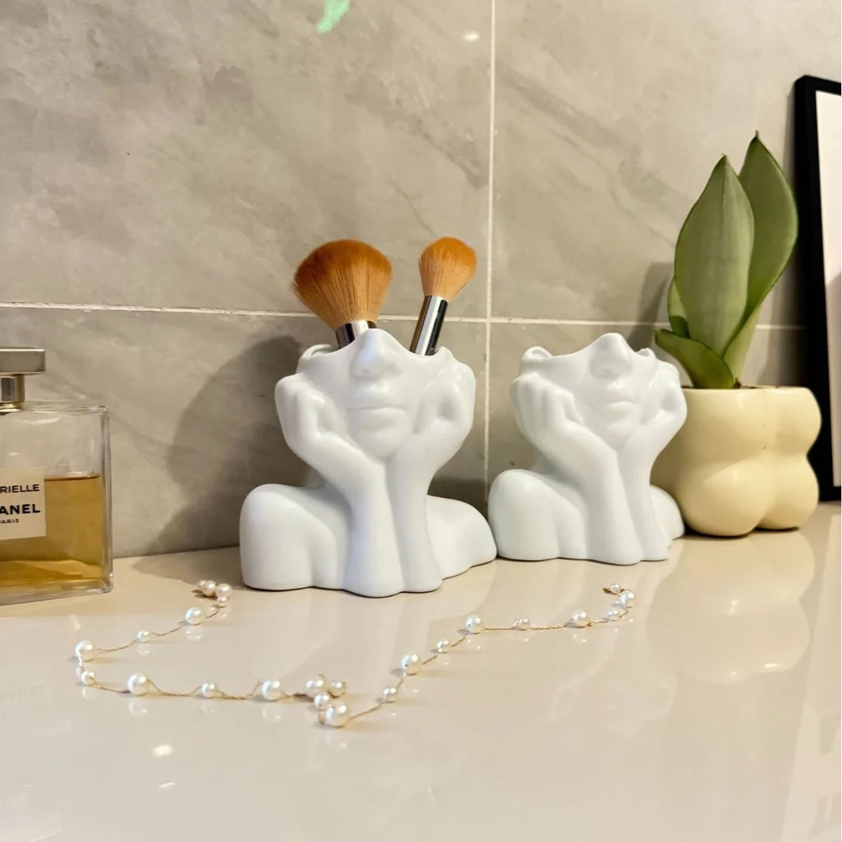 Face Design Makeup Brush Holder