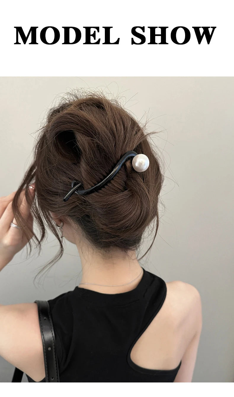 Pearl Twist Hair Clip